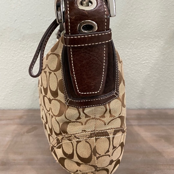 Authentic Signature Coach Canvas Handbag - Picture 4 of 9